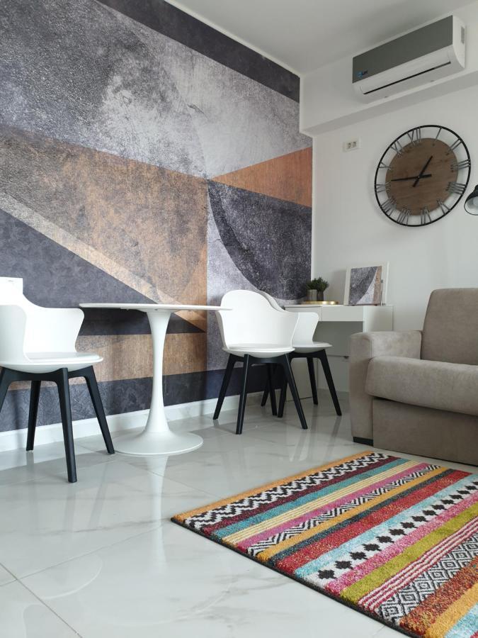 John's Luxury Mamaia